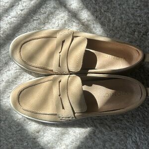 New Vionic Uptown Loafer- Sand Suede size 8
